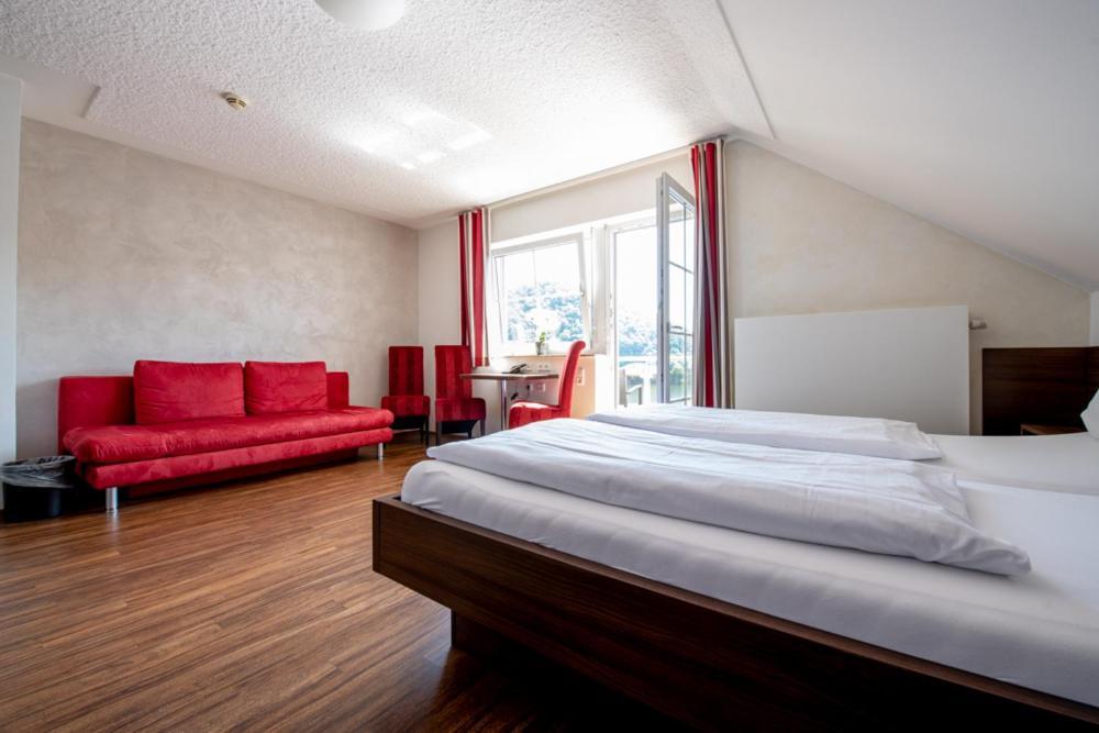זימראת' Garni Hotel Henn מראה חיצוני תמונה
