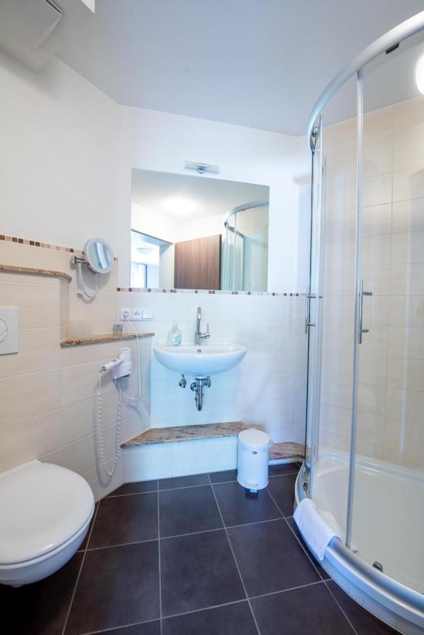 זימראת' Garni Hotel Henn מראה חיצוני תמונה
