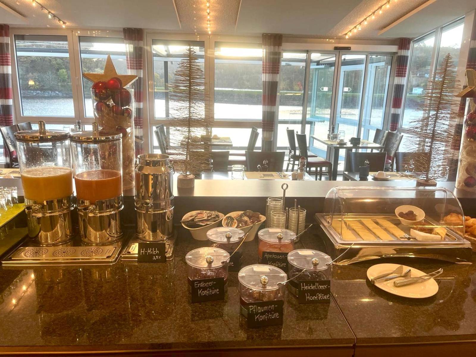 זימראת' Garni Hotel Henn מראה חיצוני תמונה