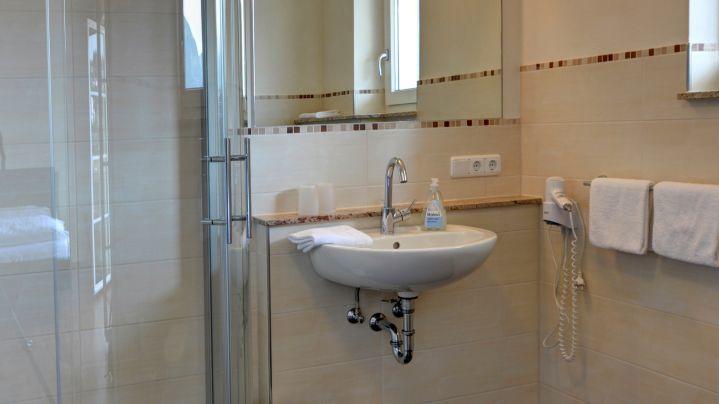 זימראת' Garni Hotel Henn מראה חיצוני תמונה